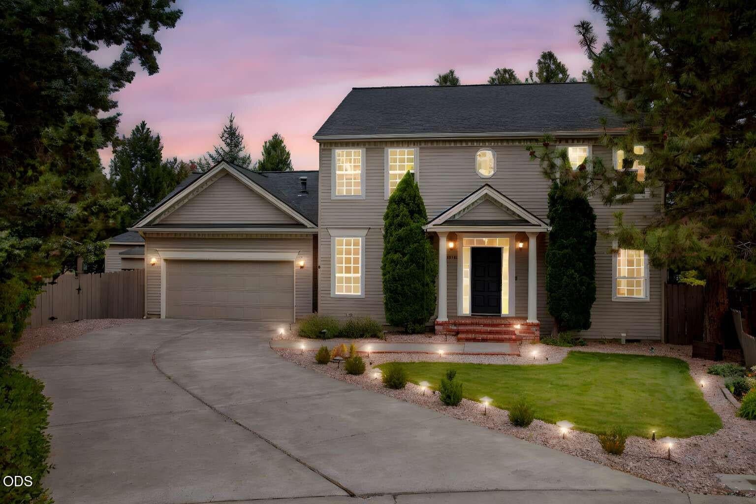 1044 Baywood