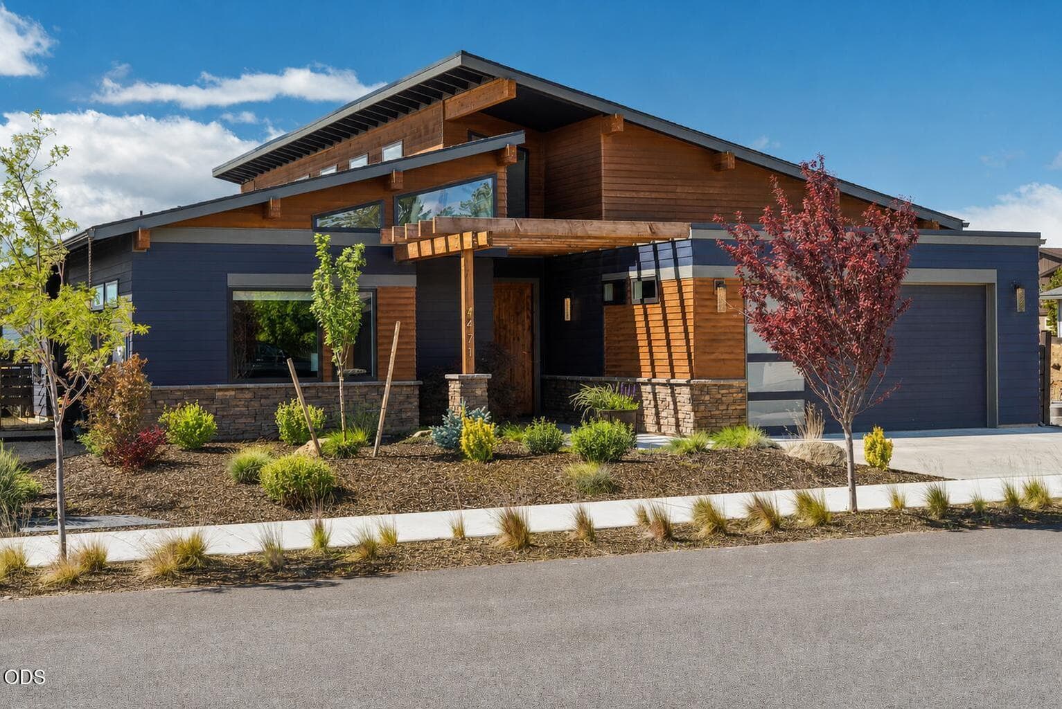 471 Diamond Peak